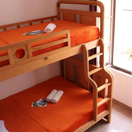 Alma 2 Hostel Porec