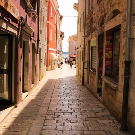 Alma 2 Hostel Porec